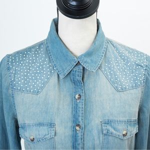 Western vibe soft chambray faded denim look button down with rhinestones Bongo M